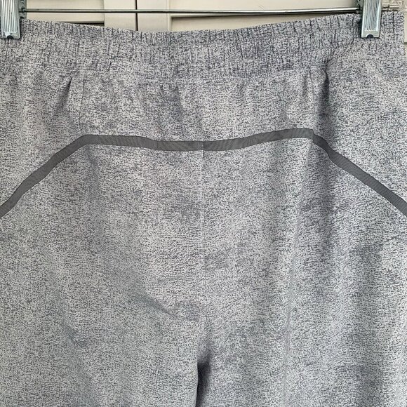 Lululemon Pace Breaker Lined Short 9" Inseam Athletic Grey White Speckled Mens L - Picture 11 of 12